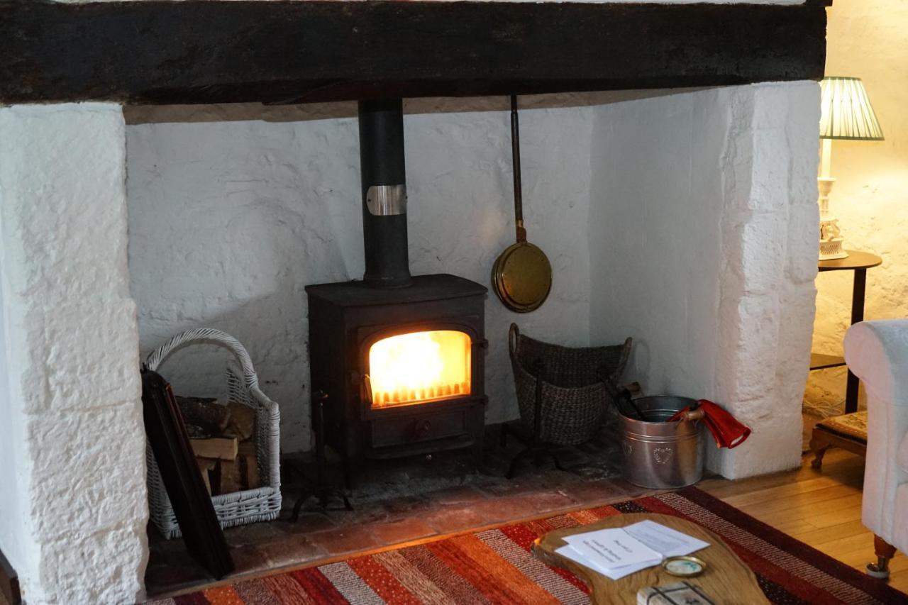 Character 2 Double Bedroom Cottage In Shaftesbury Esterno foto