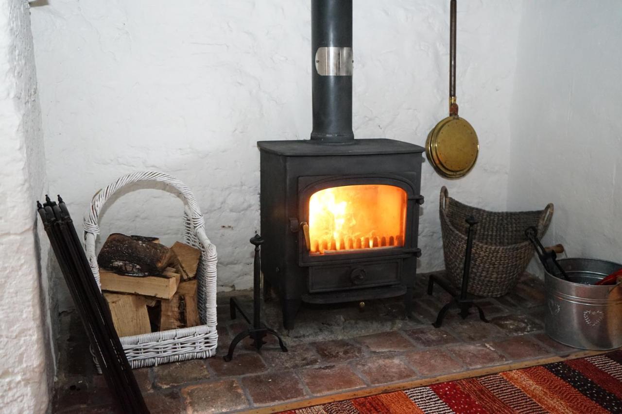 Character 2 Double Bedroom Cottage In Shaftesbury Esterno foto