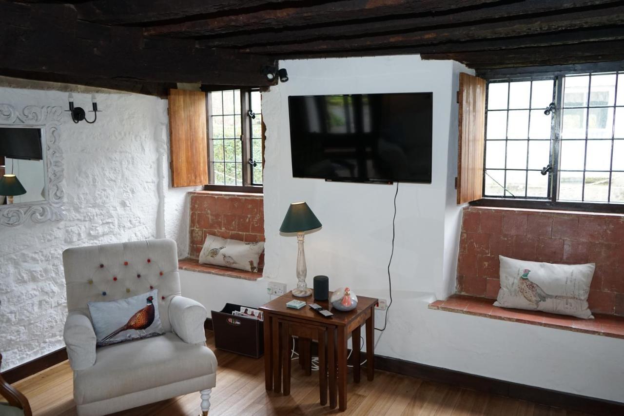 Character 2 Double Bedroom Cottage In Shaftesbury Esterno foto