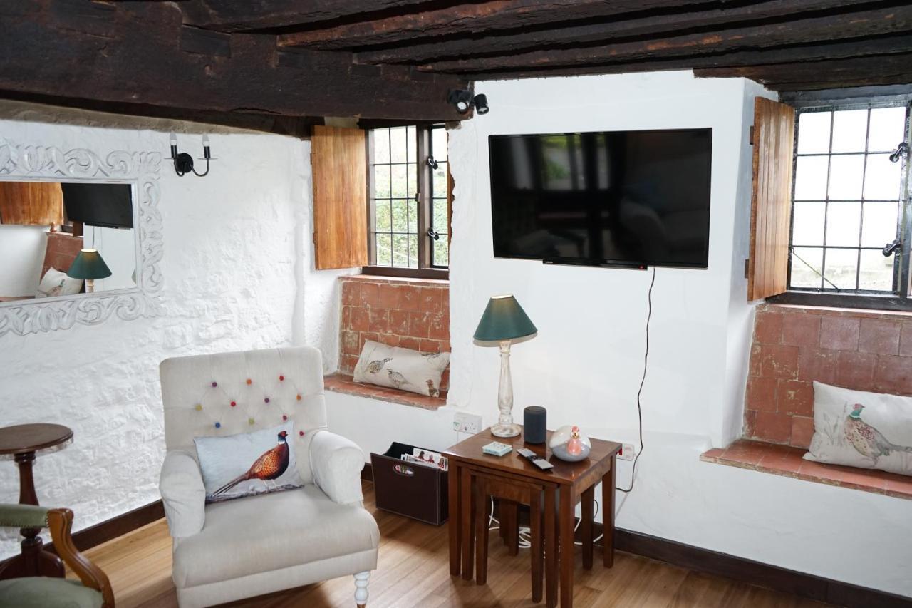 Character 2 Double Bedroom Cottage In Shaftesbury Esterno foto