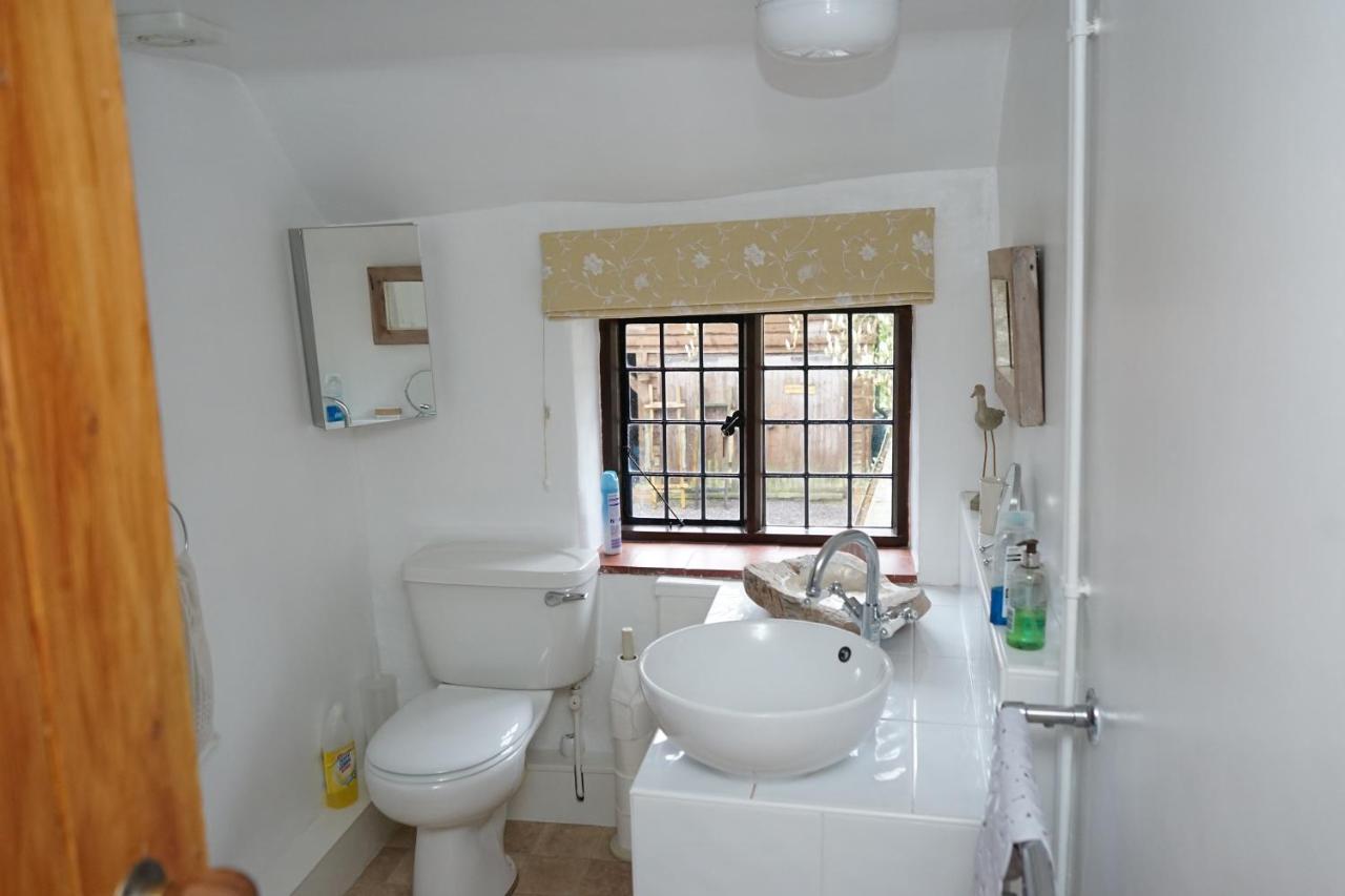 Character 2 Double Bedroom Cottage In Shaftesbury Esterno foto